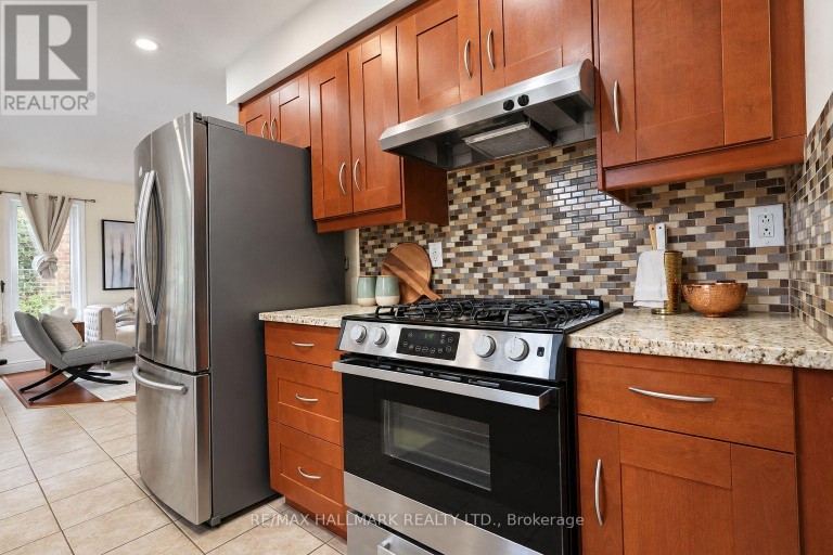 14 CRAWFORD ROSE DRIVE, Aurora (Aurora Heights), Ontario, L4G4P2