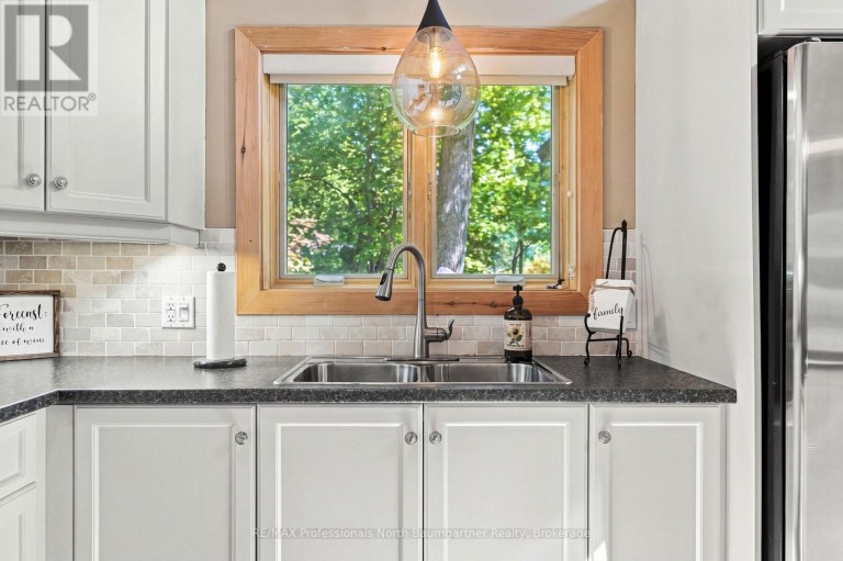 1014 MACKMORE TRAIL, Algonquin Highlands (Stanhope), Ontario, K0M1S0