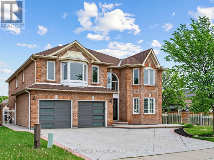 1 CLUSTER OAK PLACE, Brampton (Sandringham-Wellington), Ontario, L6R1V2