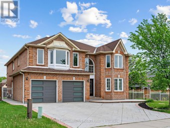 1 CLUSTER OAK PLACE Brampton (Sandringham-Wellington) Ontario photo 1