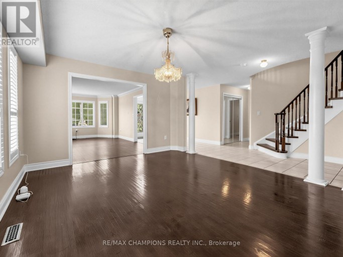 1 CLUSTER OAK PLACE, Brampton (Sandringham-Wellington), Ontario, L6R1V2