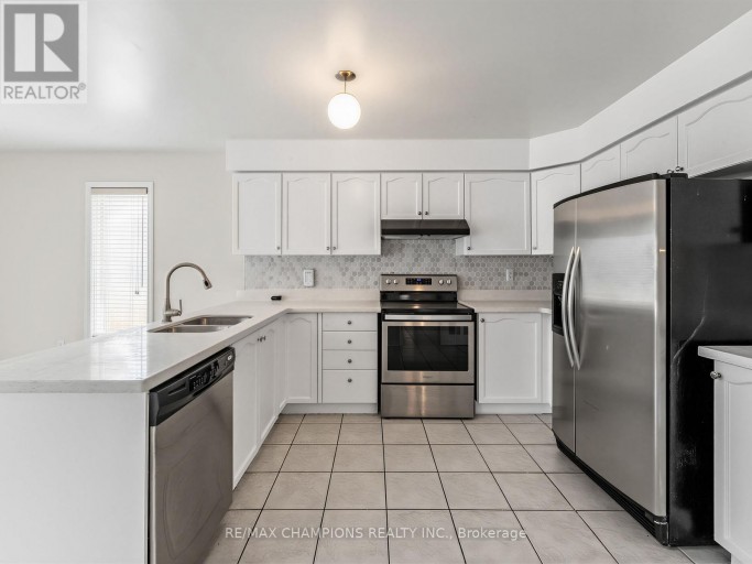 1 CLUSTER OAK PLACE, Brampton (Sandringham-Wellington), Ontario, L6R1V2