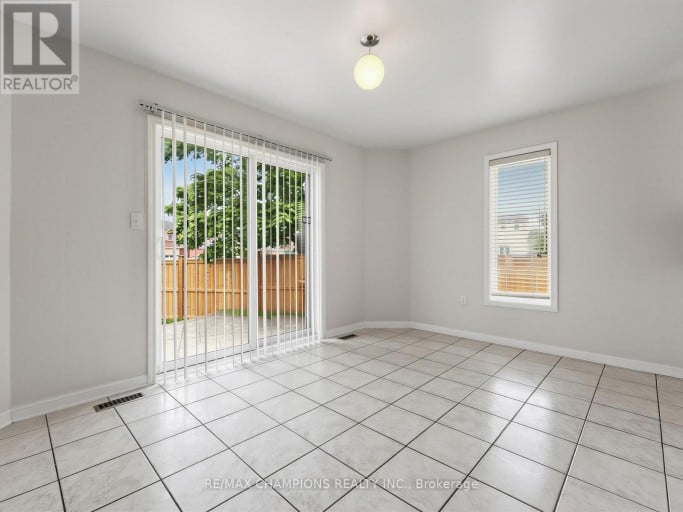 1 CLUSTER OAK PLACE, Brampton (Sandringham-Wellington), Ontario, L6R1V2