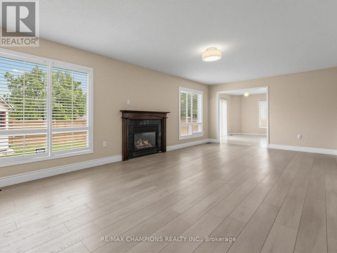 1 CLUSTER OAK PLACE, Brampton (Sandringham-Wellington), Ontario, L6R1V2