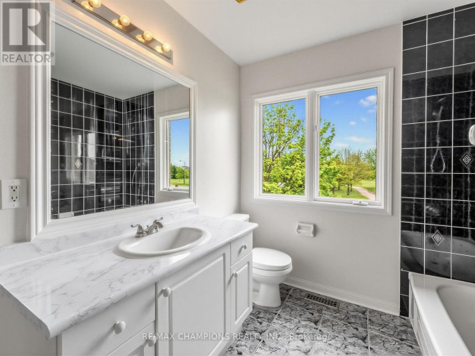 1 CLUSTER OAK PLACE, Brampton (Sandringham-Wellington), Ontario, L6R1V2