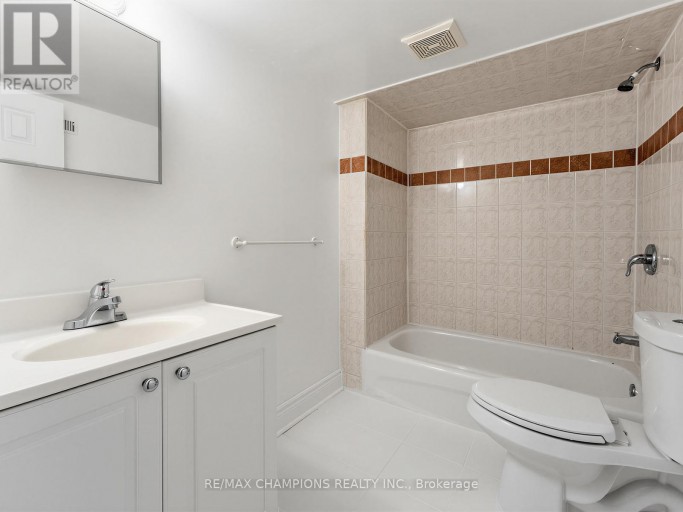 1 CLUSTER OAK PLACE, Brampton (Sandringham-Wellington), Ontario, L6R1V2