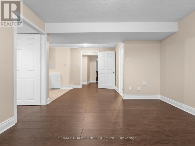 1 CLUSTER OAK PLACE, Brampton (Sandringham-Wellington), Ontario, L6R1V2