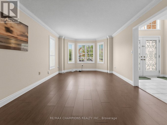 1 CLUSTER OAK PLACE, Brampton (Sandringham-Wellington), Ontario, L6R1V2