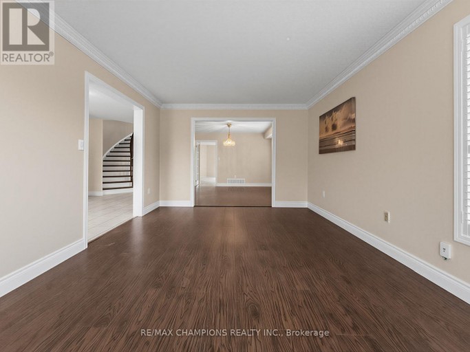 1 CLUSTER OAK PLACE, Brampton (Sandringham-Wellington), Ontario, L6R1V2