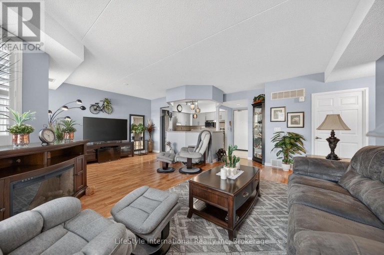104 - 208 SILVERCREEK PARKWAY N, Guelph (Junction/Onward Willow), Ontario, N1H8H2