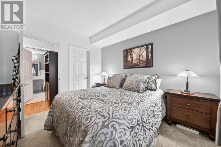 104 - 208 SILVERCREEK PARKWAY N, Guelph (Junction/Onward Willow), Ontario, N1H8H2