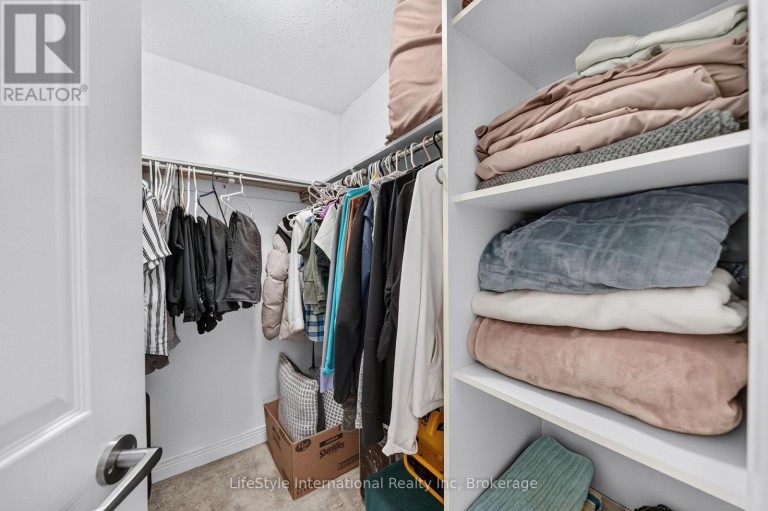 104 - 208 SILVERCREEK PARKWAY N, Guelph (Junction/Onward Willow), Ontario, N1H8H2