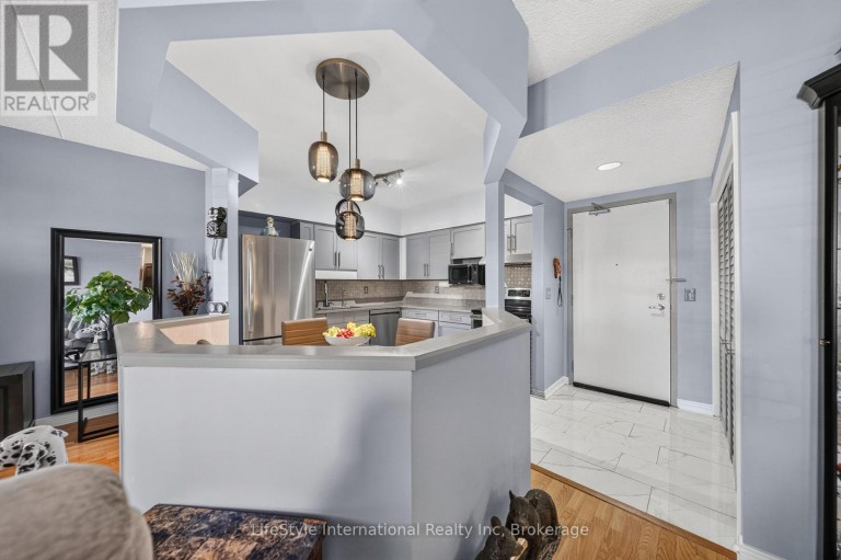 104 - 208 SILVERCREEK PARKWAY N, Guelph (Junction/Onward Willow), Ontario, N1H8H2