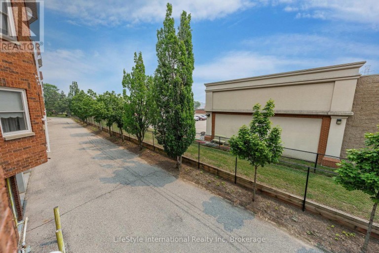 104 - 208 SILVERCREEK PARKWAY N, Guelph (Junction/Onward Willow), Ontario, N1H8H2