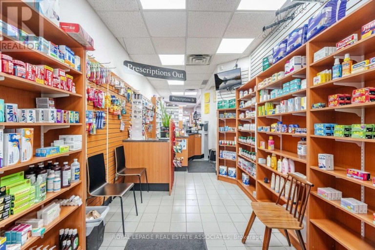 799 BLOOR STREET W, Toronto (Palmerston-Little Italy), Ontario, M6G1L8