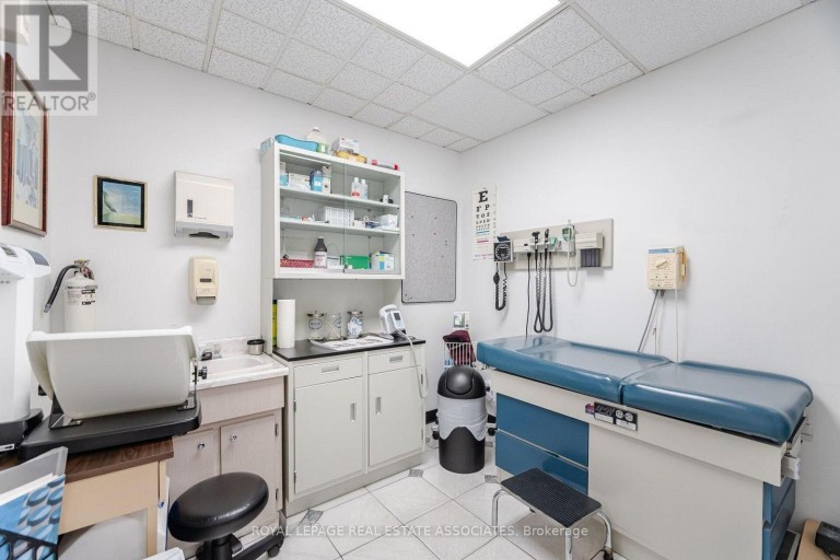 799 BLOOR STREET W, Toronto (Palmerston-Little Italy), Ontario, M6G1L8
