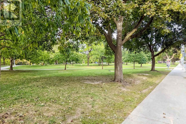 799 BLOOR STREET W, Toronto (Palmerston-Little Italy), Ontario, M6G1L8