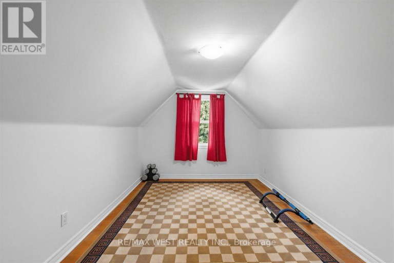 66 BRISTOL AVENUE, Toronto (Dovercourt-Wallace Emerson-Junction), Ontario, M6H3J9