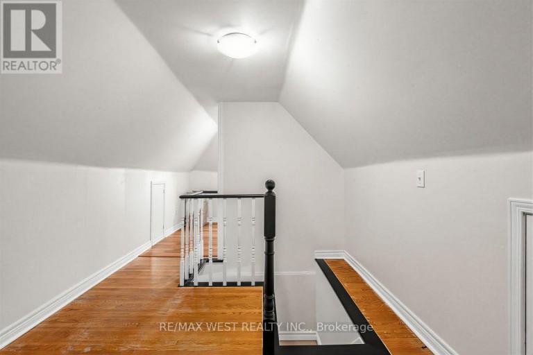 66 BRISTOL AVENUE, Toronto (Dovercourt-Wallace Emerson-Junction), Ontario, M6H3J9