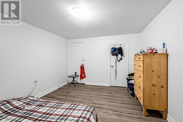 66 BRISTOL AVENUE, Toronto (Dovercourt-Wallace Emerson-Junction), Ontario, M6H3J9