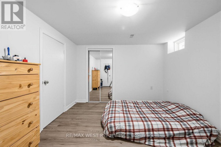 66 BRISTOL AVENUE, Toronto (Dovercourt-Wallace Emerson-Junction), Ontario, M6H3J9