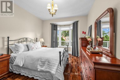 66 BRISTOL AVENUE Toronto (Dovercourt-Wallace Emerson-Junction) Ontario photo 4