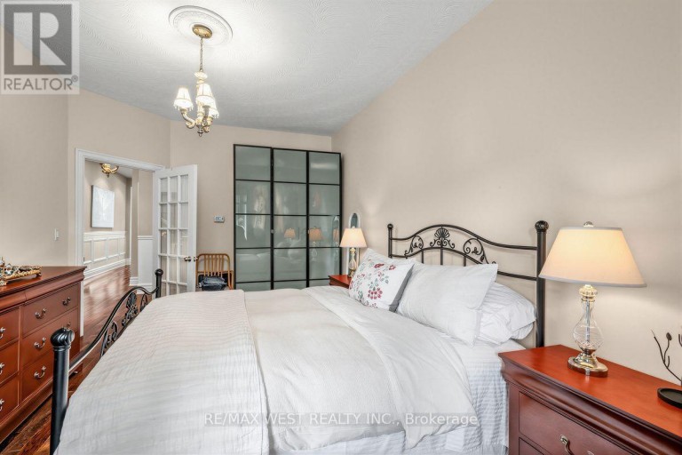 66 BRISTOL AVENUE, Toronto (Dovercourt-Wallace Emerson-Junction), Ontario, M6H3J9