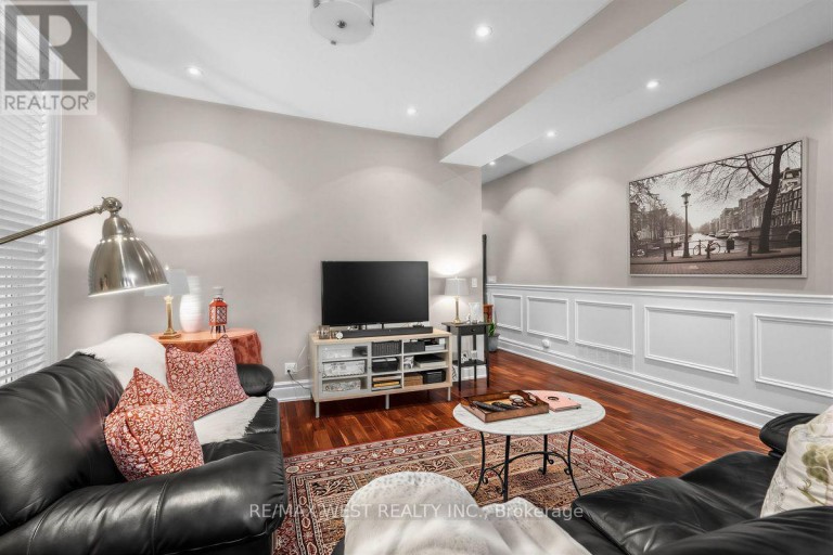 66 BRISTOL AVENUE, Toronto (Dovercourt-Wallace Emerson-Junction), Ontario, M6H3J9