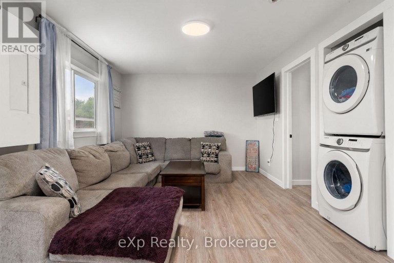 UNIT A - 89 COLLEGE STREET E, Belleville (Belleville Ward), Ontario, K8P2E8