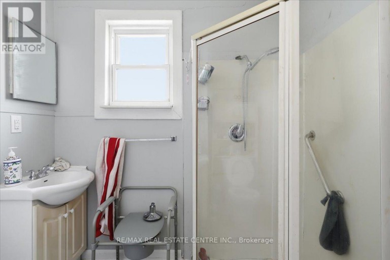 233 KING STREET, Welland (Welland Downtown), Ontario, L3B3J6