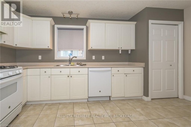 602 SPRUCEWOOD DRIVE, London North (North C), Ontario, N5X4J5