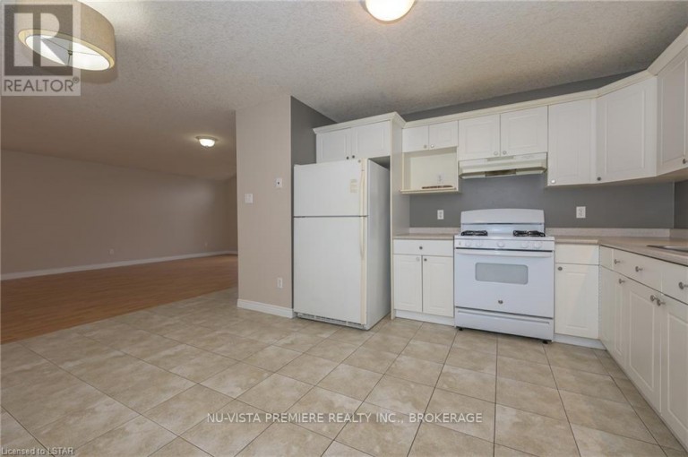 602 SPRUCEWOOD DRIVE, London North (North C), Ontario, N5X4J5