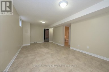 602 SPRUCEWOOD DRIVE London North (North C) Ontario photo 25