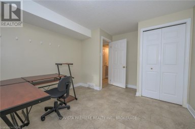 602 SPRUCEWOOD DRIVE London North (North C) Ontario photo 27