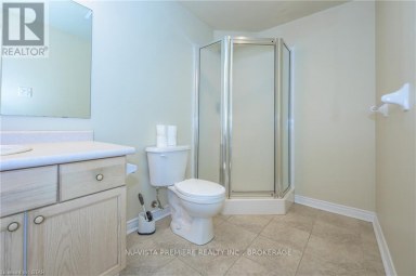 602 SPRUCEWOOD DRIVE London North (North C) Ontario photo 28