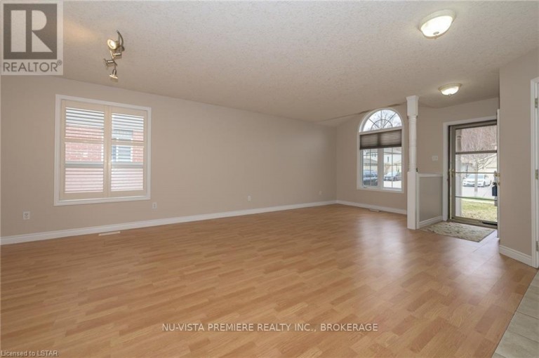 602 SPRUCEWOOD DRIVE, London North (North C), Ontario, N5X4J5