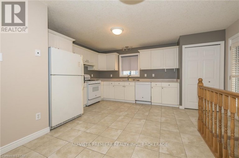 602 SPRUCEWOOD DRIVE, London North (North C), Ontario, N5X4J5