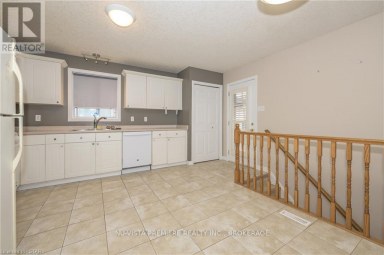 602 SPRUCEWOOD DRIVE London North (North C) Ontario photo 9