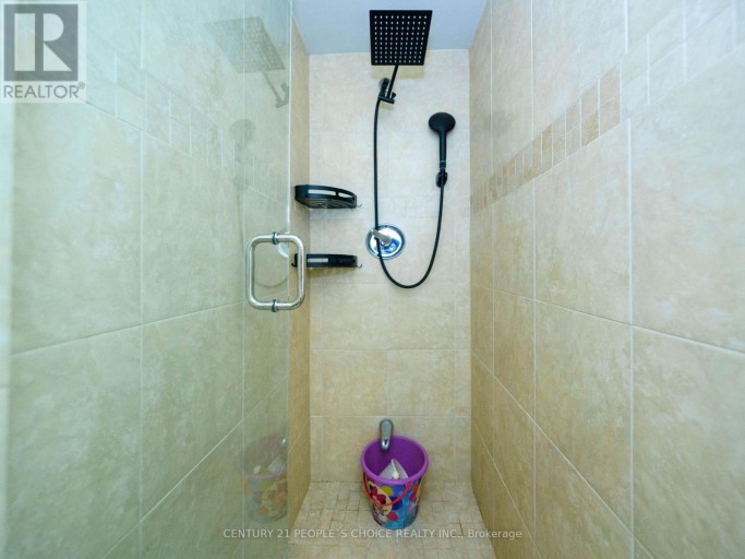 172 HOLLYBERRY TRAIL, Toronto (Hillcrest Village), Ontario, M2H2P4