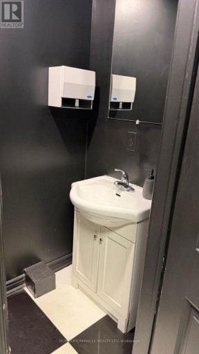 #4 - 5657 HWY 7, Vaughan (West Woodbridge Industrial Area), Ontario, L4L1T7
