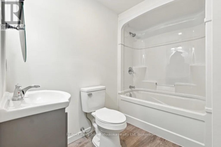 18 WILLIAM STREET, Parry Sound, Ontario, P2A1V1