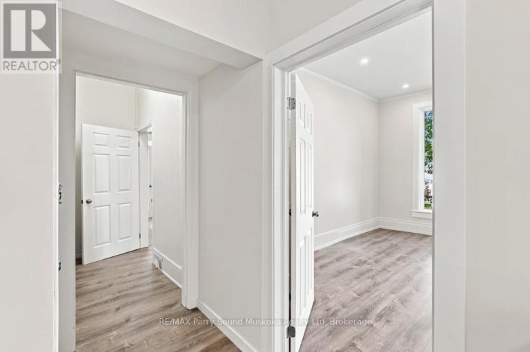 18 WILLIAM STREET, Parry Sound, Ontario, P2A1V1