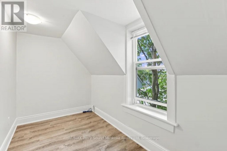 18 WILLIAM STREET, Parry Sound, Ontario, P2A1V1
