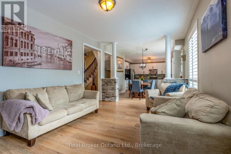 50 THE QUEENSWAY, Barrie (Innis-Shore), Ontario, L4M7J3