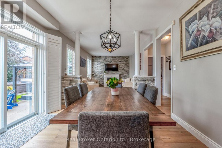 50 THE QUEENSWAY, Barrie (Innis-Shore), Ontario, L4M7J3