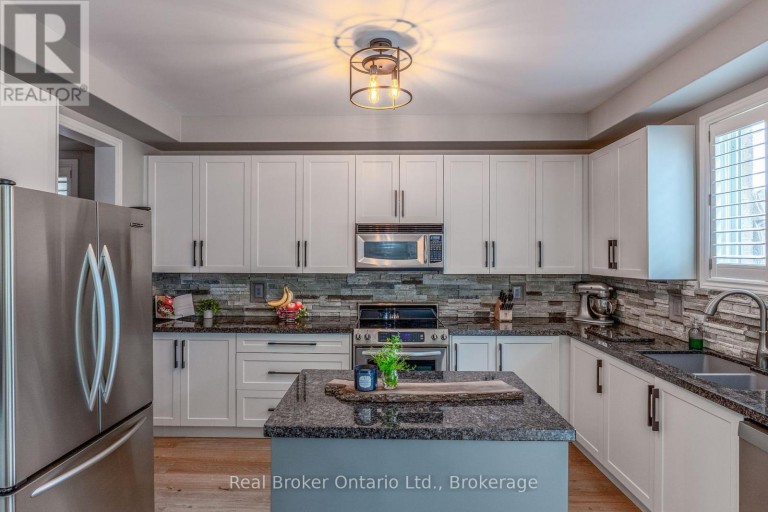 50 THE QUEENSWAY, Barrie (Innis-Shore), Ontario, L4M7J3