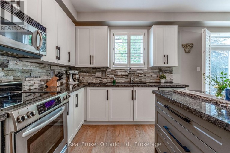 50 THE QUEENSWAY, Barrie (Innis-Shore), Ontario, L4M7J3