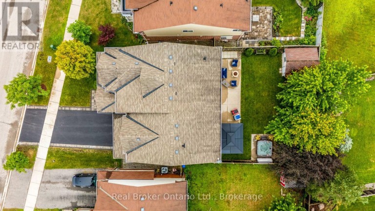 50 THE QUEENSWAY, Barrie (Innis-Shore), Ontario, L4M7J3