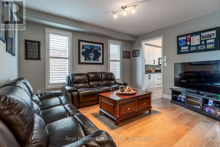 50 THE QUEENSWAY, Barrie (Innis-Shore), Ontario, L4M7J3