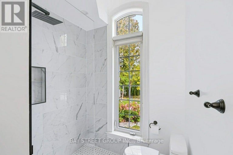 5 RIVER STONE COURT, East Gwillimbury, Ontario, L0G1V0